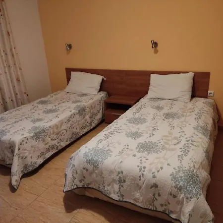 Dean's Cozy 2 Bed At Sunny Apartament *