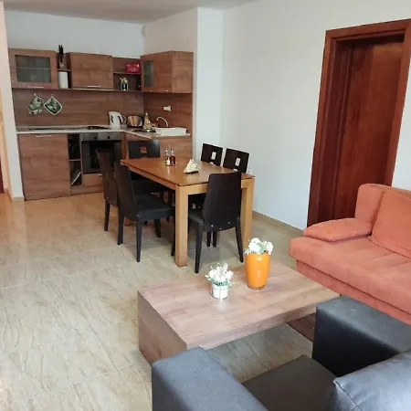 Dean's Cozy 2 Bed At Sunny Apartment *